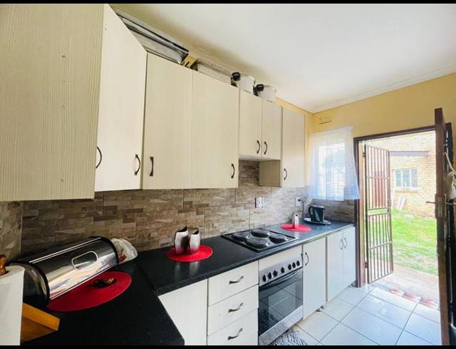 3 BEDROOM HOUSE FOR SALE IN NEW STATE AREA